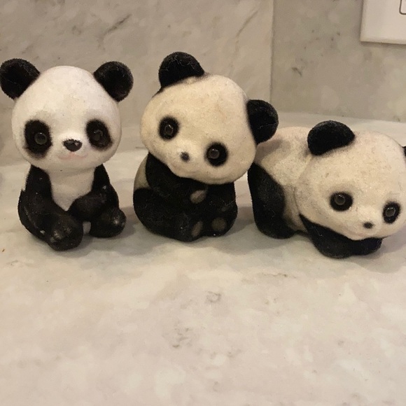 Vintage flocked panda (3) figurines - Picture 1 of 15